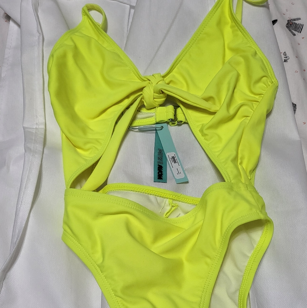 Bathing suit
